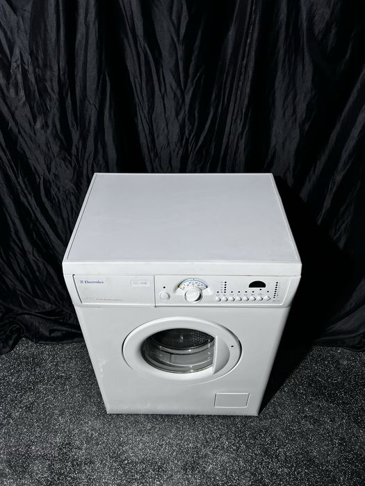 Надежная 5 кг 1000 об стиральная машина ELECTROLUX Италия. Доставка
