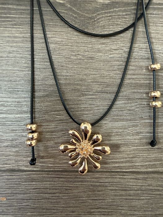 кулон від H&M на регульованому шнурку