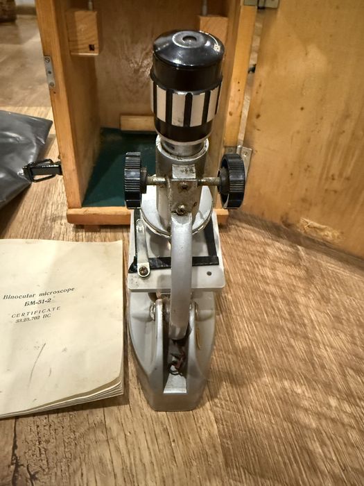 Mikroskop szkolny laboratoryjny