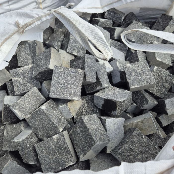 Гранітна бруківка