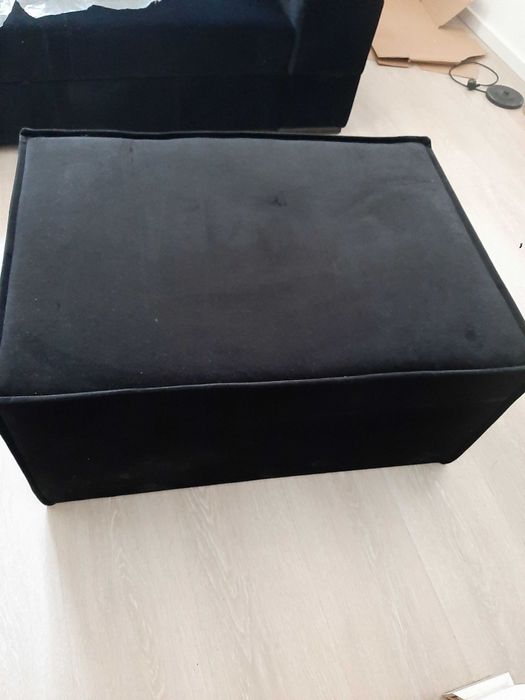 Nowa pufa do siedzenia czarna welurowa 64 x 94 cm