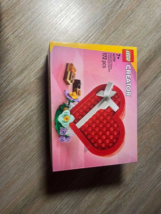 LEGO Creator Valentine’s Day Box 40759