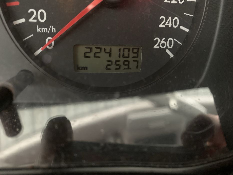 Volkswagen Golf 4 1.6 benz 2000