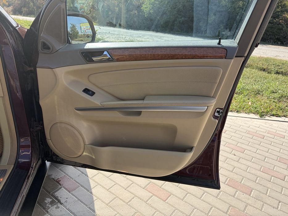Mercedes-Benz ML320
