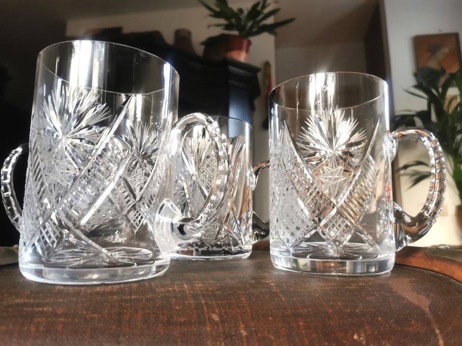 Kryształowe kufle szklanki