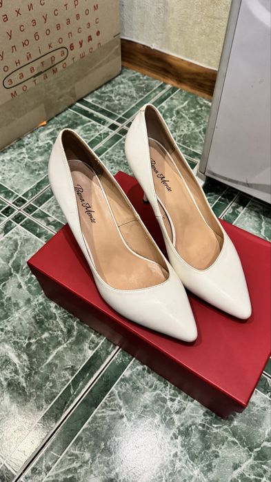 Білі туфлі (колір слонової кістки)