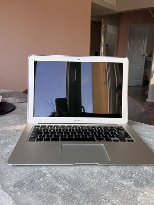 MacBook Air 13″ (2017, model MacBookAir7,2
