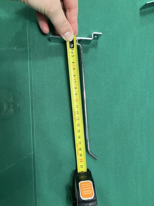 93 Ganchos para expositores de loja