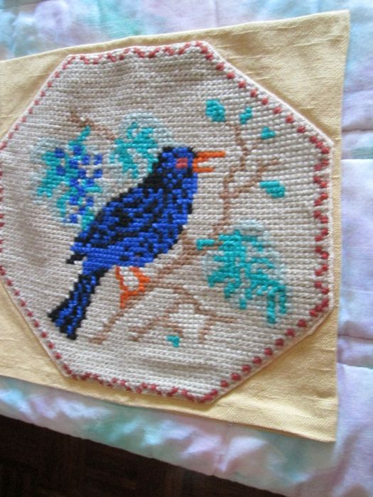 8 almofadas bordadas a ponto cruz