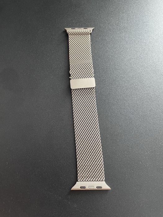Apple Watch milanese loop