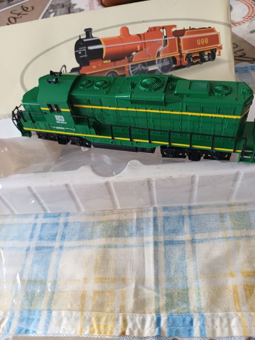 Locomotora para pista de Comboios DB