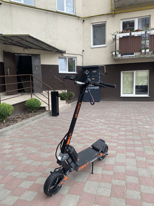 Продаю свій власний самокат KuKirin G2 2025