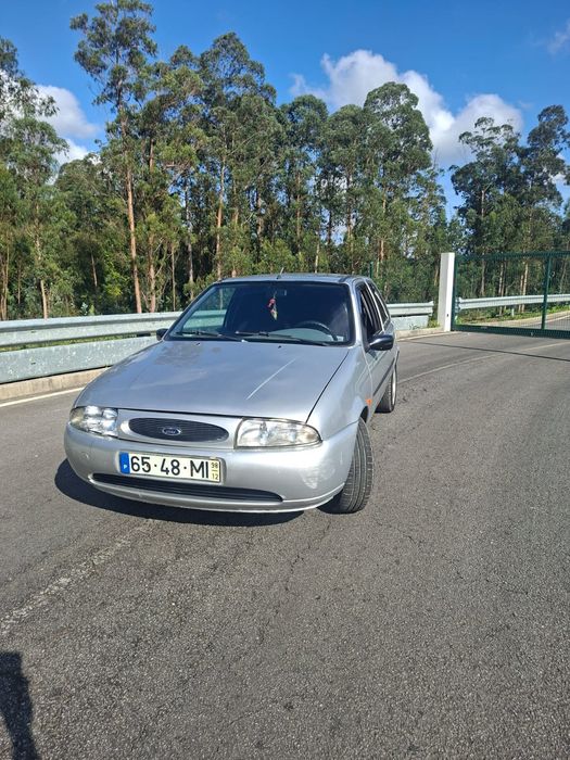 Ford fiesta 1.8D pronto a andar