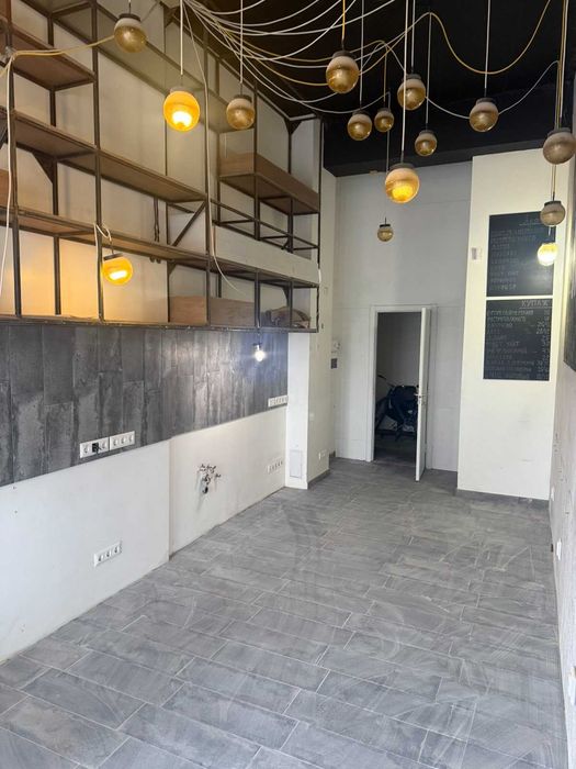 Хотів, приміщення 26 кв.м, під салон, магазин, офіс, окремий вхід.