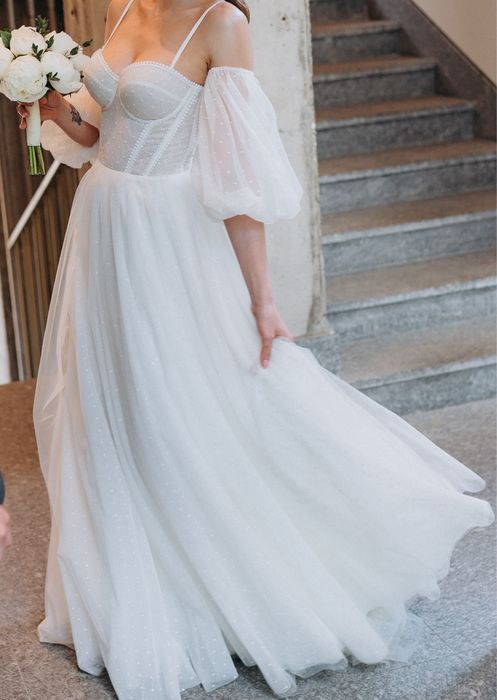 Продам весільну сукню