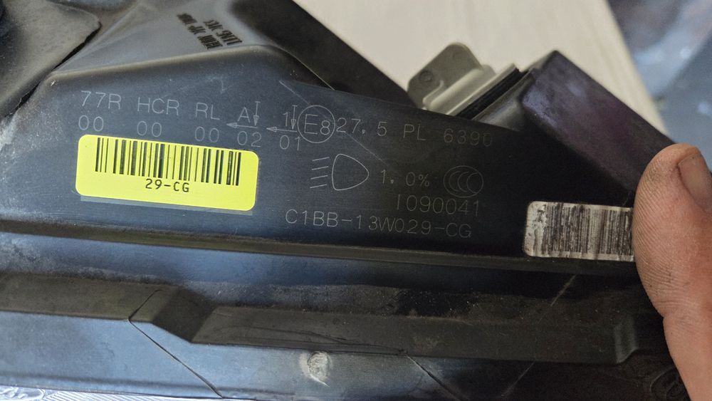 Lampa prawy przód Ford Fiesta MK7 oryginał