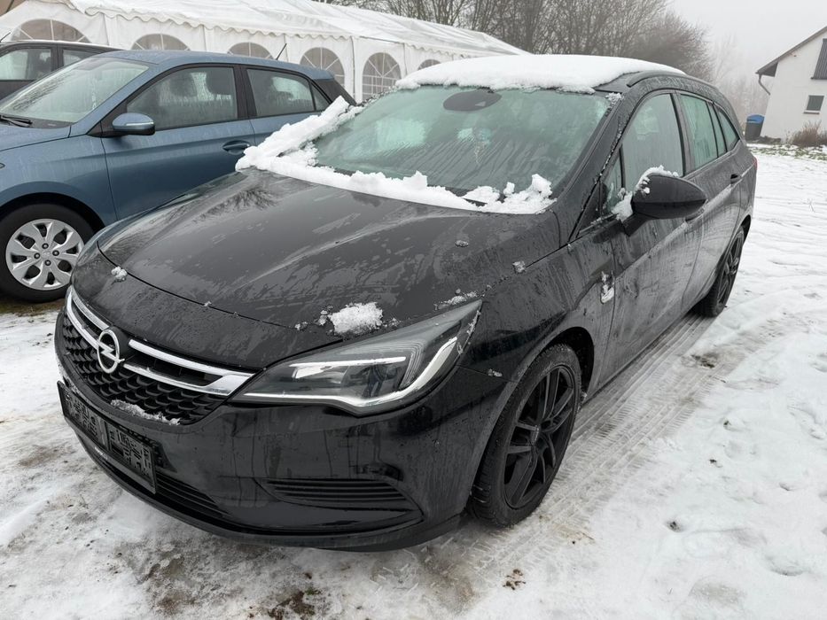 Opel Astra 2018**dobra opcja**prosto z Niemiec**NAVIGACJA**głośno chodzi