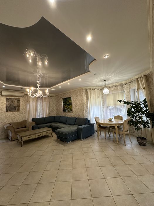 Оренда котеджу в Канадському селищі на 8 сотках