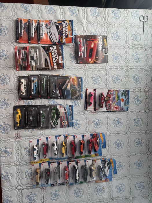 Машинки hot wheels