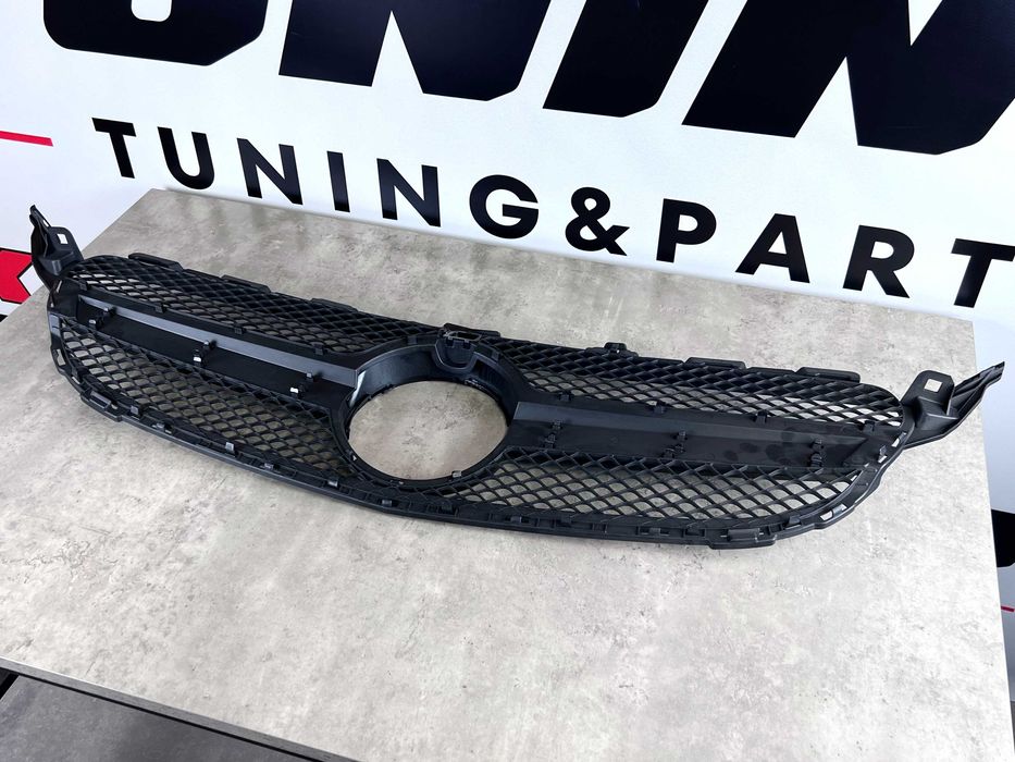 Решітка радіатора ( під камеру )  AMG  Mercedes Benz ( C-Class W205 )