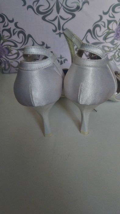 buty ślubne, białe