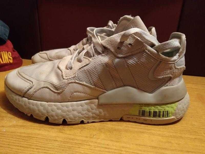 Женские кожаные кроссовки adidas