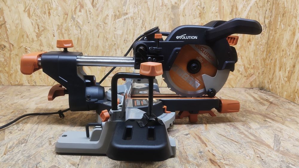 Ukośnica Evolution r185
