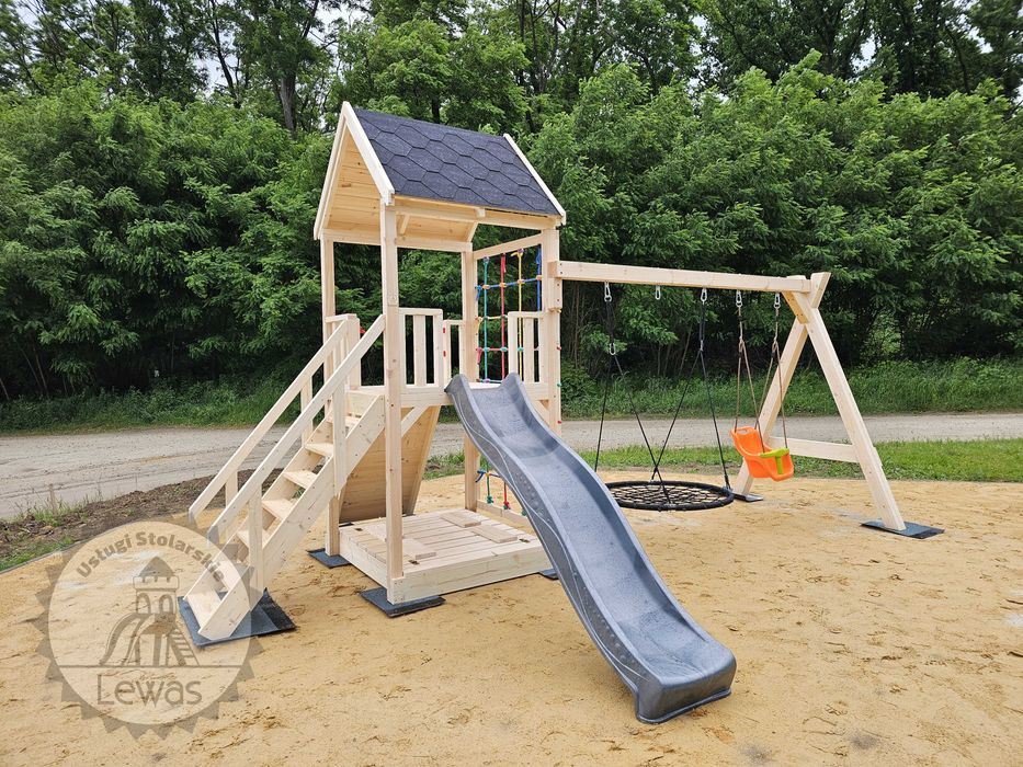 Plac zabaw, domek dla dzieci, huśtawka, domek ogrodowy,domek drewniany