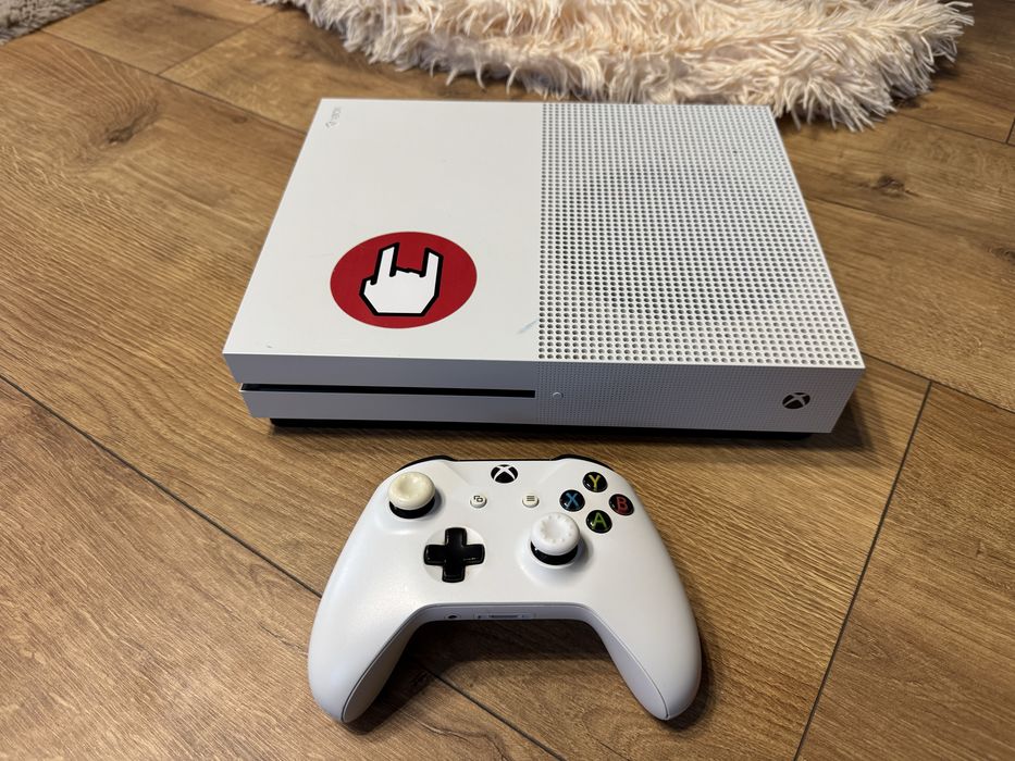 X box one S + геймпад