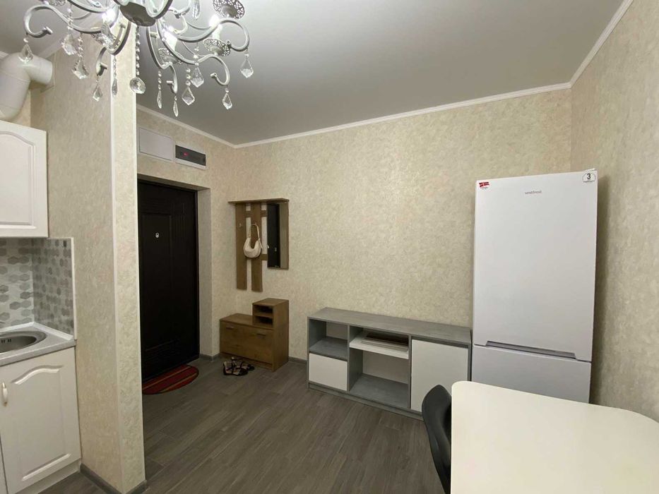 Продам 2 кімнатну квартиру з ремонтом на вул. Сахарова