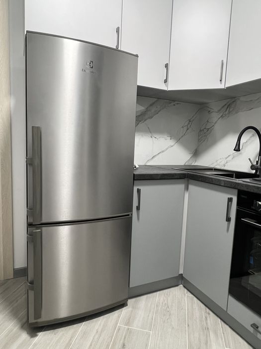 Холодильник Electrolux  1.54/60/60
