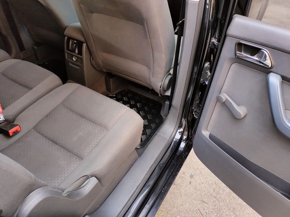 Volkswagen  Touran 1.6mpi