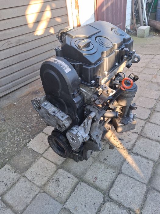 Silnik 2.0 tdi BMM vw touran  lift vw  golf