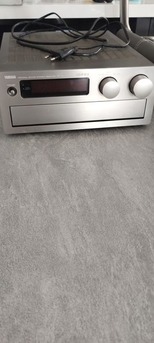 Yamaha amplituner