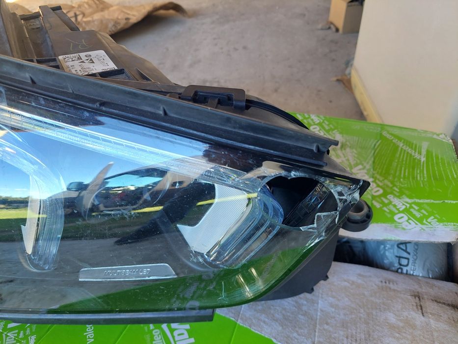 Mercedes Gle lampa przód prawa