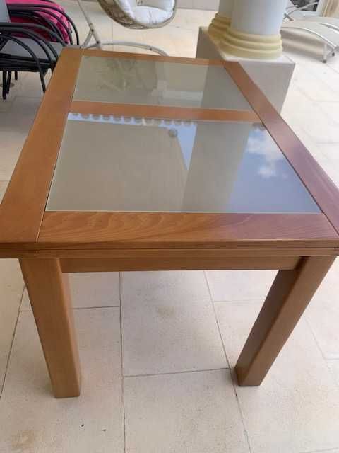 Mesa extensível de madeira e vidro de cozinha ou sala
