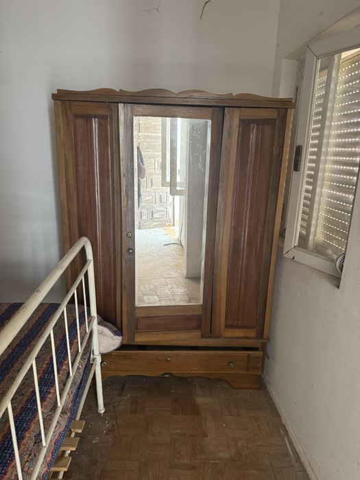 Mobilia de quarto antiga