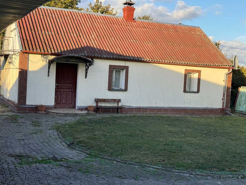 Продам хату з господарством