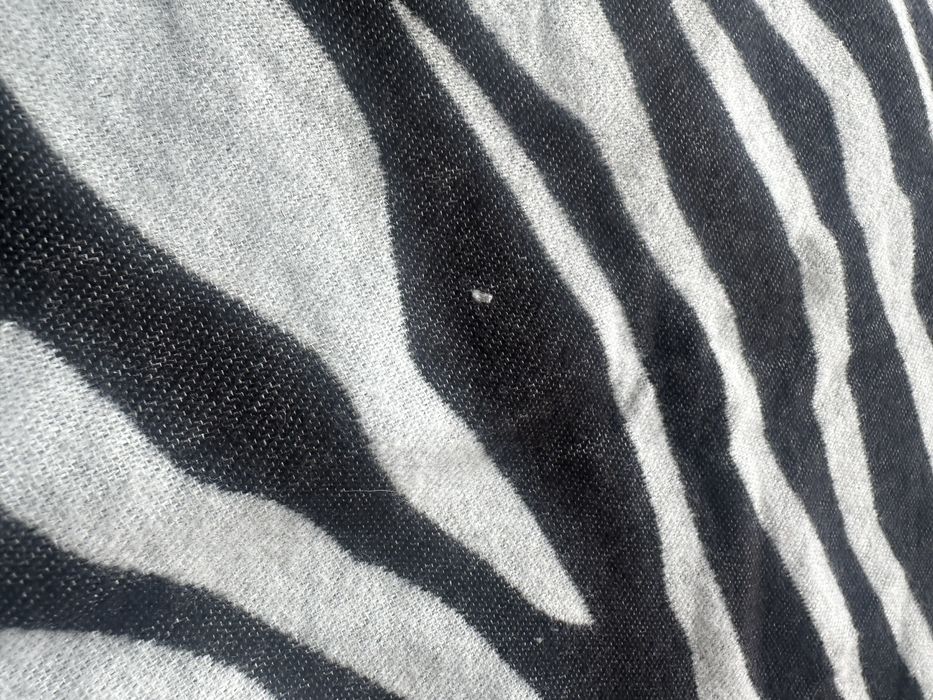 Czarno biały szalik szal zebra zeberka