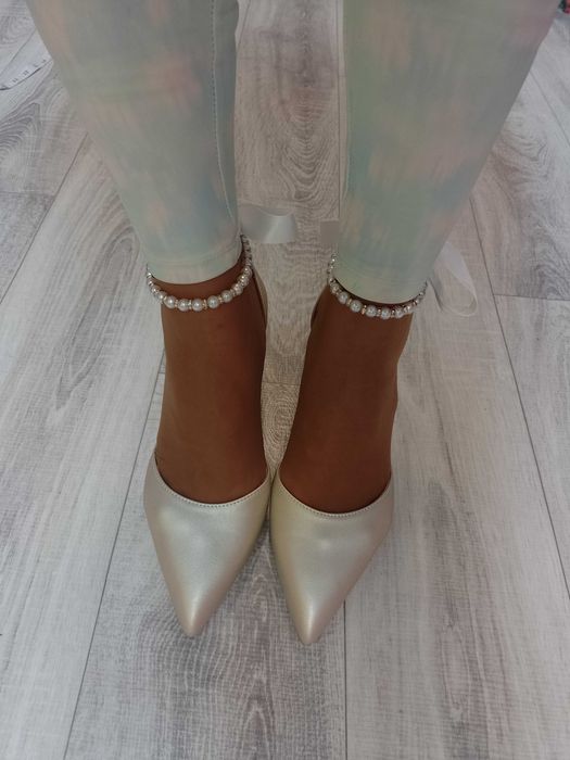 (40/41) Złote, bogato zdobione czółenka wieczorowe z perłami, NOWE