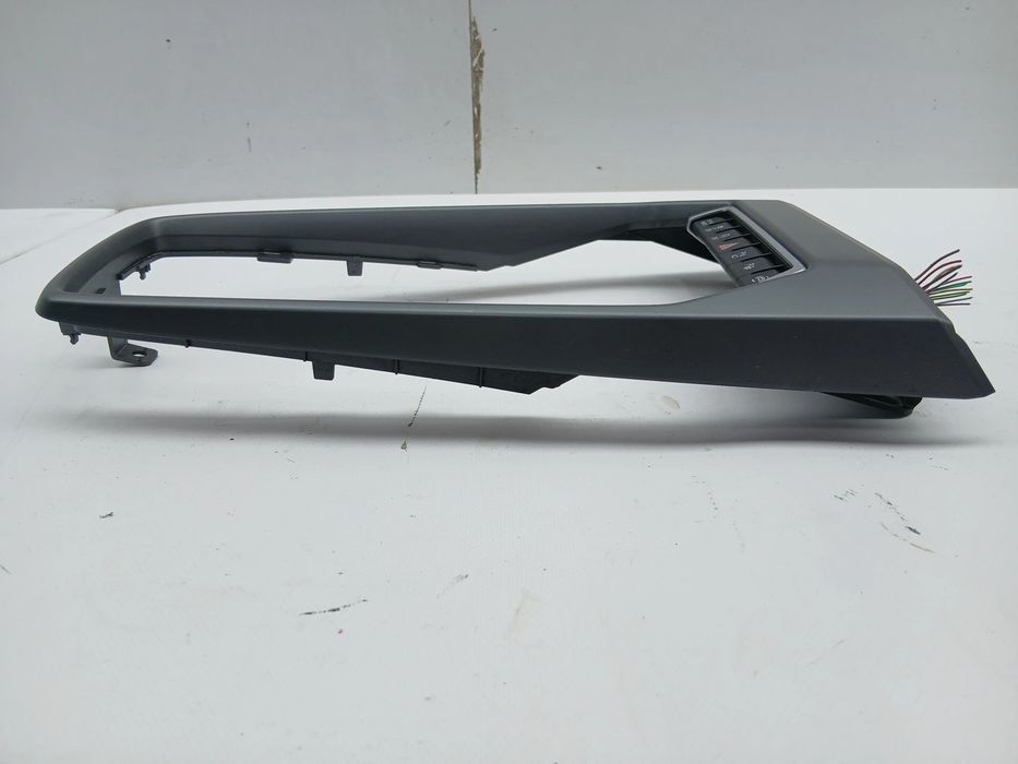 Moldura da consola central / rádio / aro AUDI A3 Sportback (8YA)