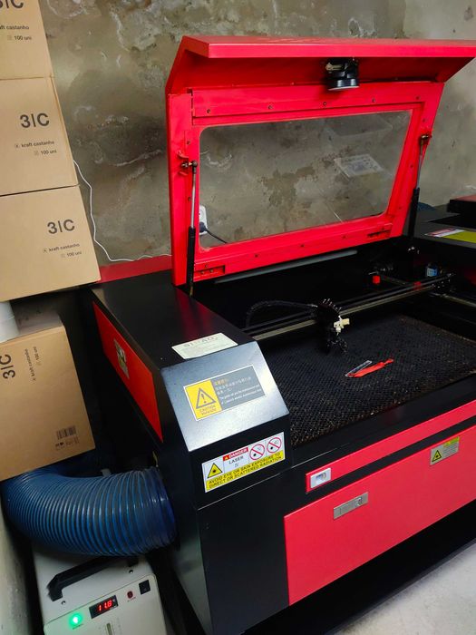 Máquinas de Corte e Gravação a Laser CO2 - 80W/70x50cm e 100W/90x60cm