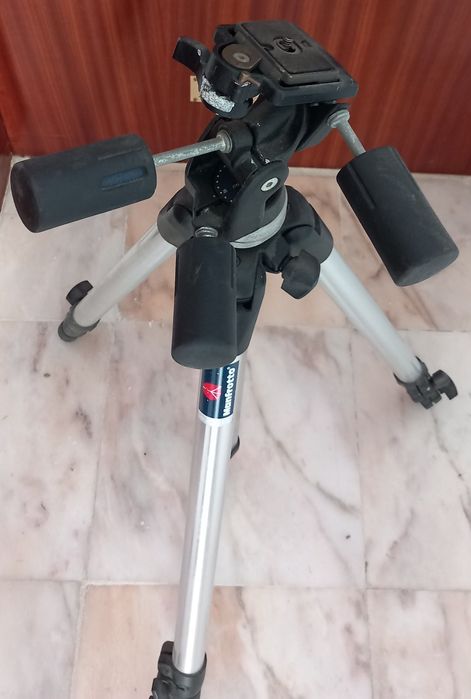 Tripé Manfrotto 141RC