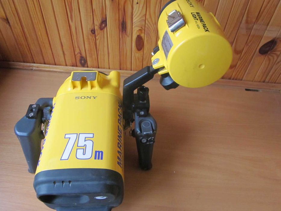 бокс + фонарь SONY Marine Pack для подводной сьемки до 75м