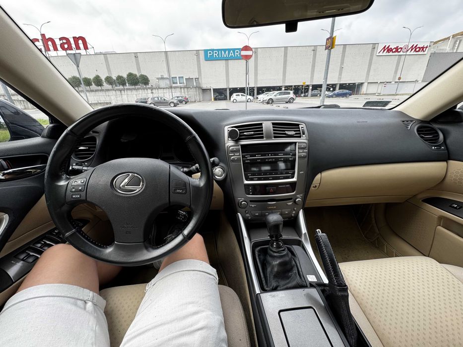Lexus IS II 2.5 250 V6 208 KM