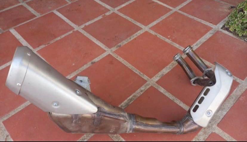 Escape Tracer/MT 07 2023 Original pouco uso