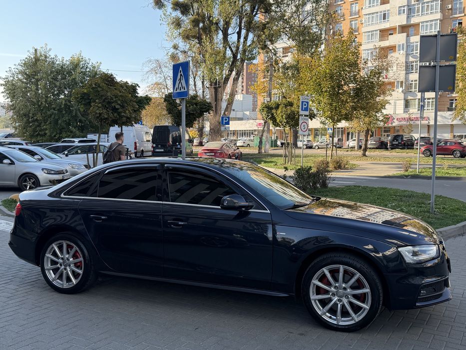 Продам Audi A4 B8