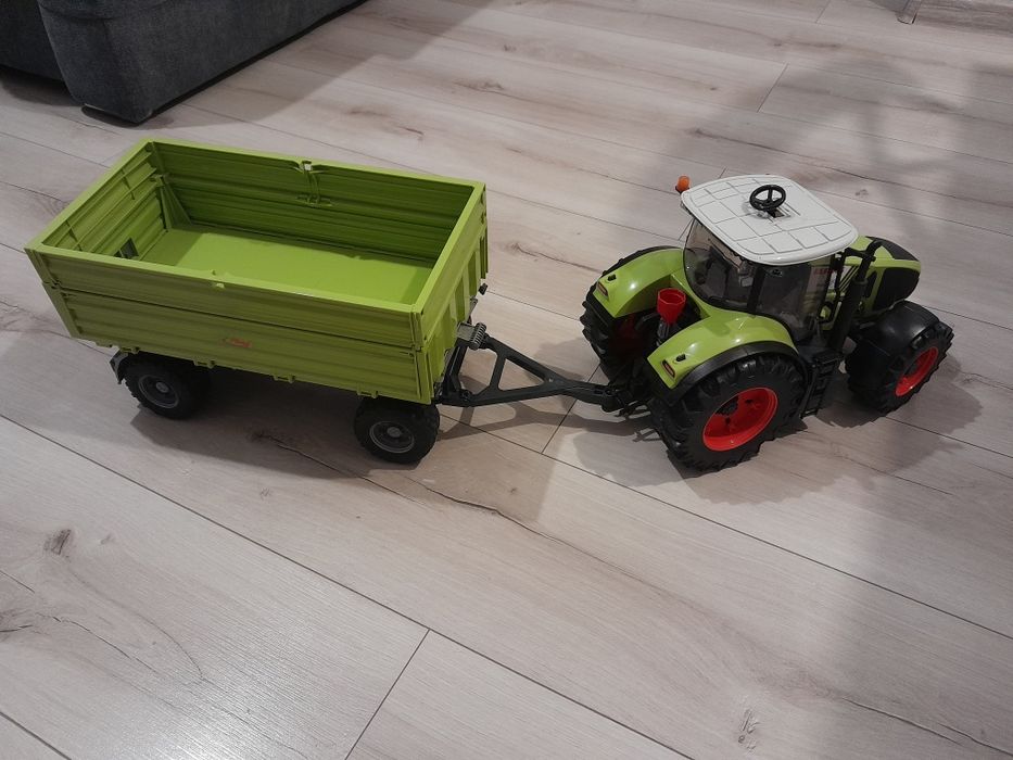 Bruder ciągnik traktor Claas Axion 950