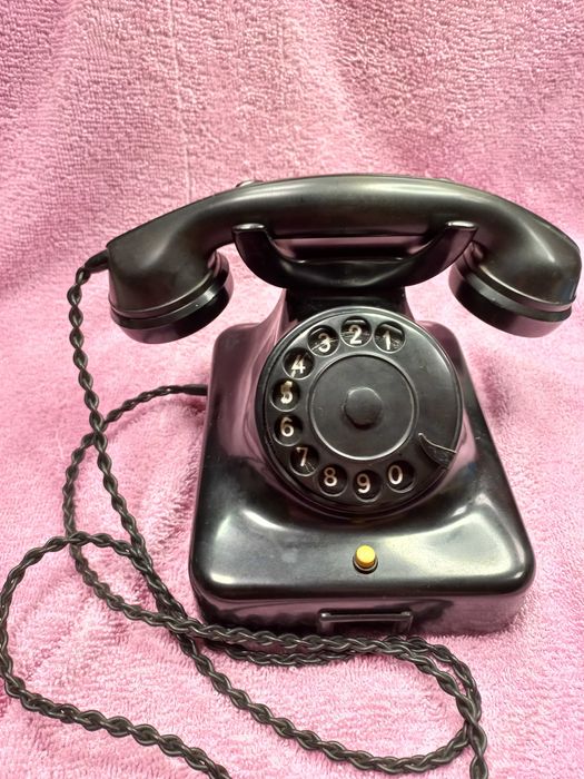 Stary telefon siemens .