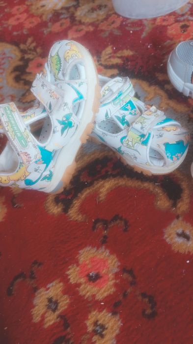 Продаю сандалики на мальчика 24 размера